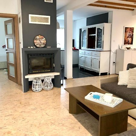 Apartman Kaja Zagabria Esterno foto