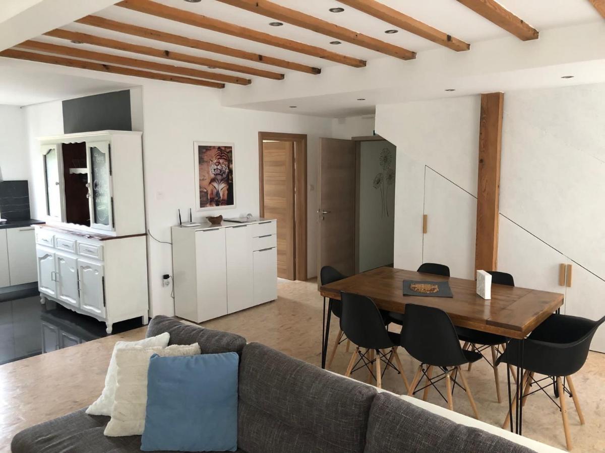Apartman Kaja Zagabria Esterno foto