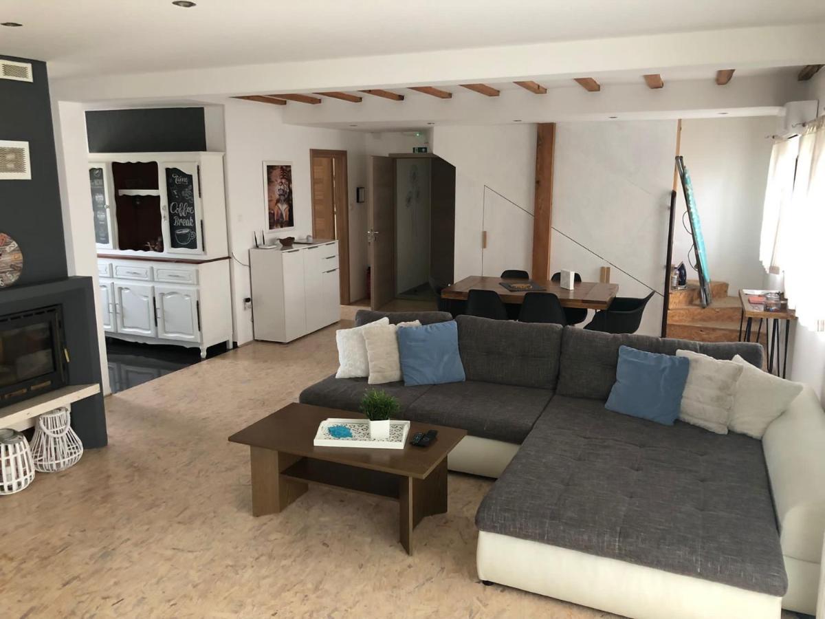 Apartman Kaja Zagabria Esterno foto